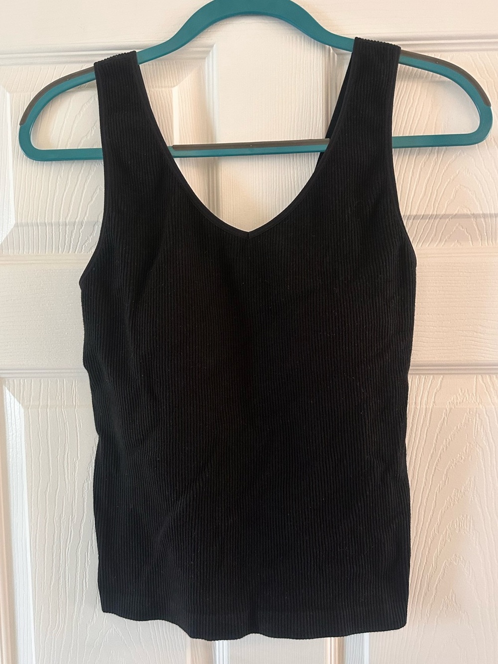 Nine Britton Black Ribbed Tank Top with Built-In Cups – Size Large